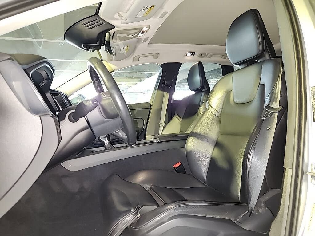 2019 VOLVO XC60