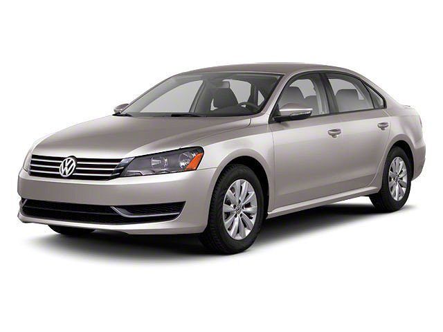 2013 VOLKSWAGEN Passat