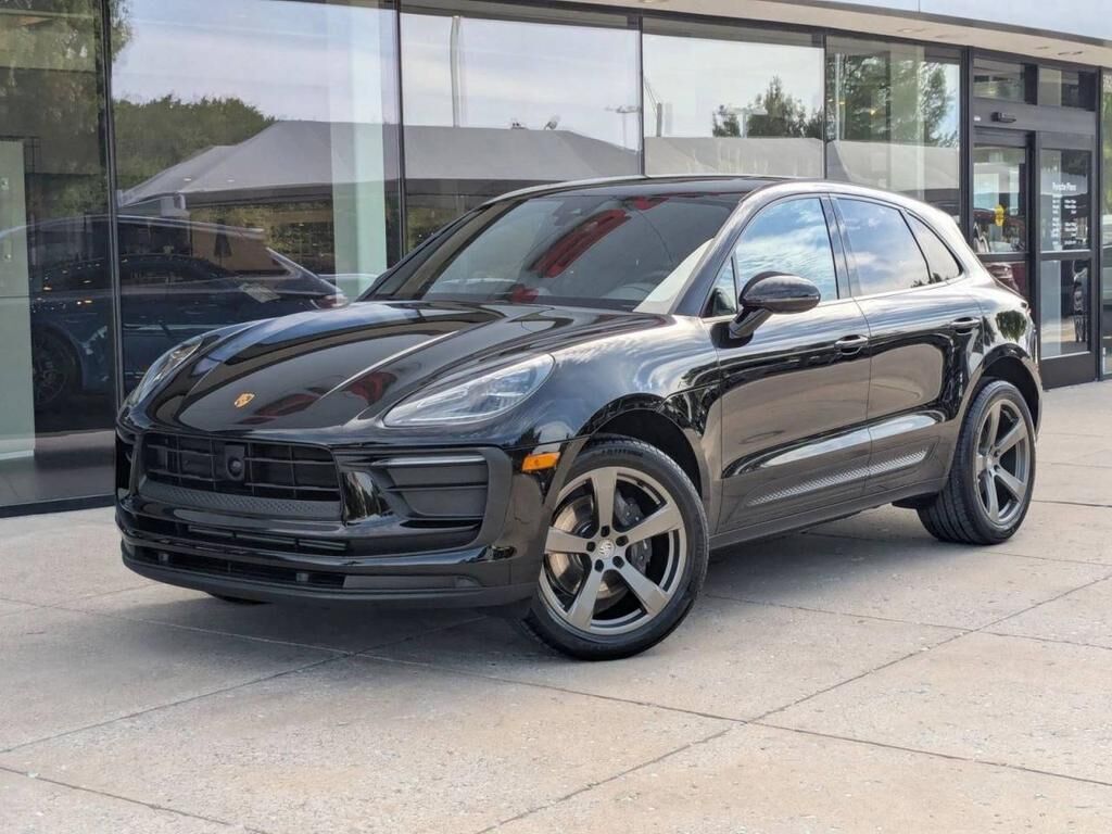 2026 PORSCHE Macan