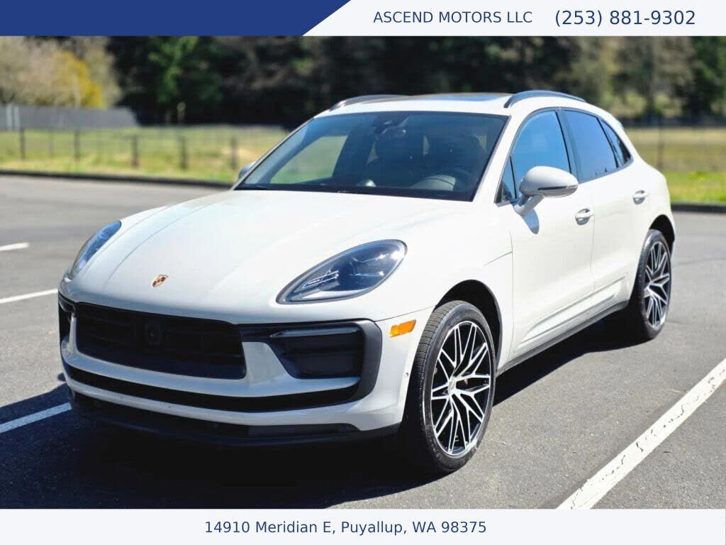 2023 PORSCHE Macan
