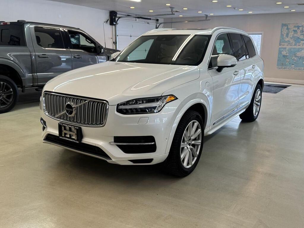 2016 VOLVO XC90