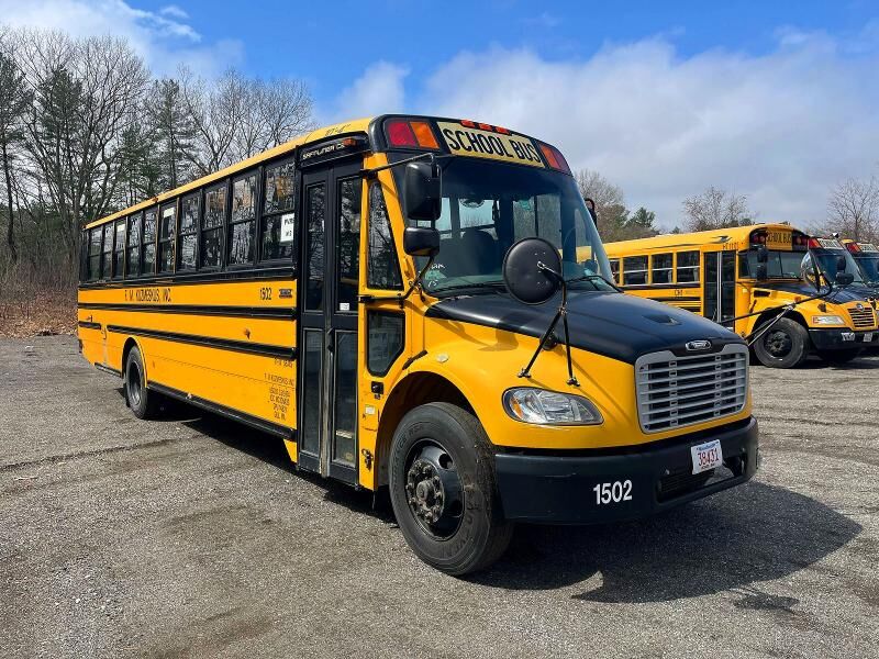 2015 FREIGHTLINER B2 Bus Chassis