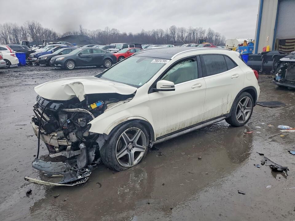 2015 MERCEDES-BENZ GLA-Class