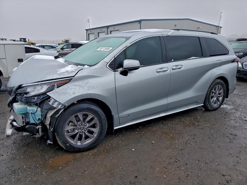 2021 TOYOTA Sienna