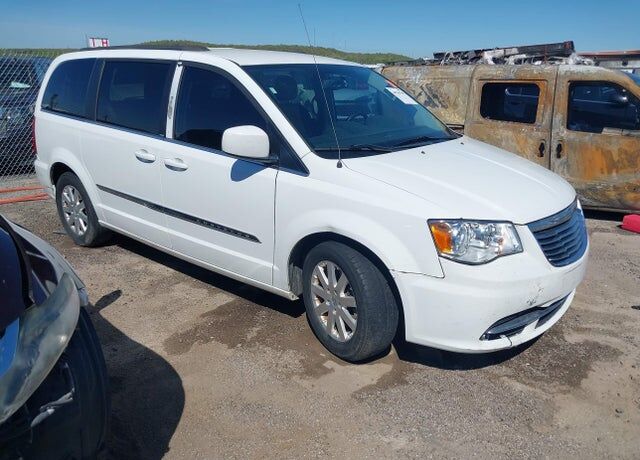 2014 CHRYSLER Town and Country