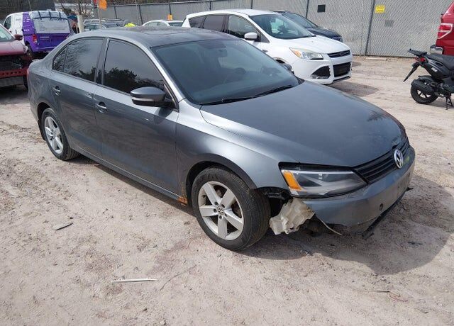 2012 VOLKSWAGEN Jetta