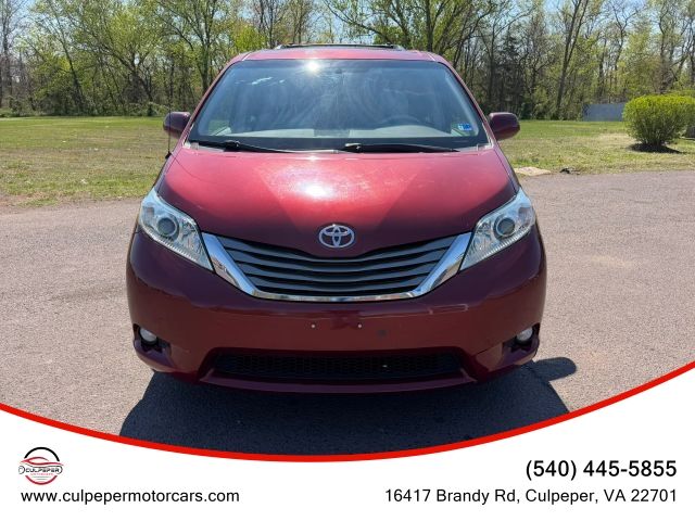 2013 TOYOTA Sienna