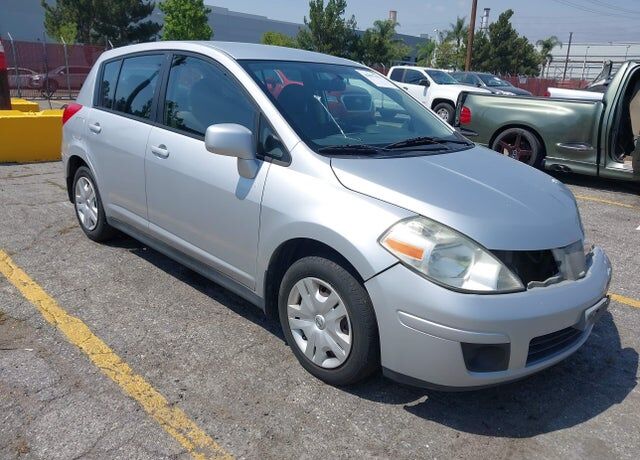 2011 NISSAN Versa