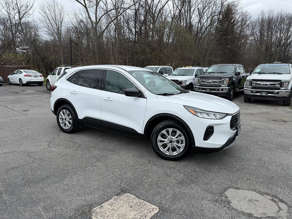 2023 FORD Escape