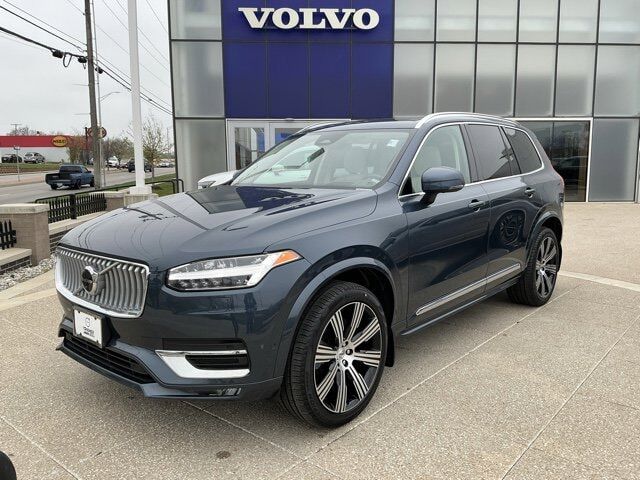 2023 VOLVO XC90