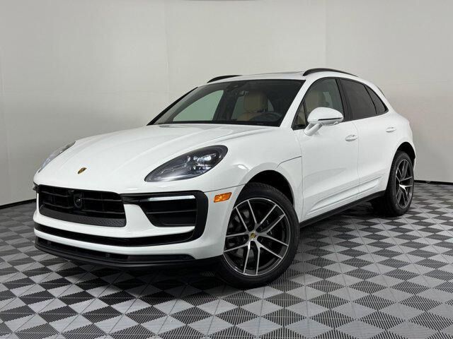 2026 PORSCHE Macan