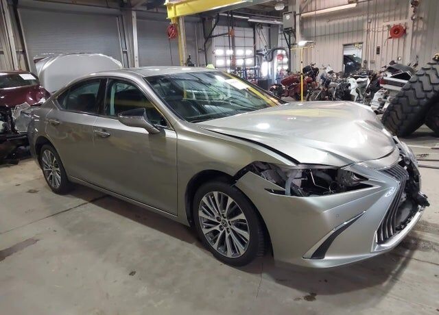 2020 LEXUS ES