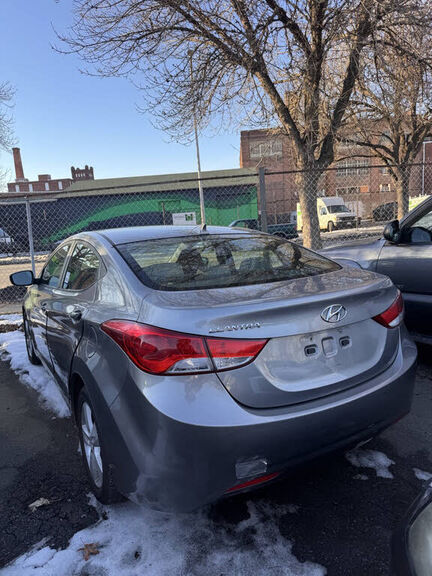 2011 HYUNDAI Elantra