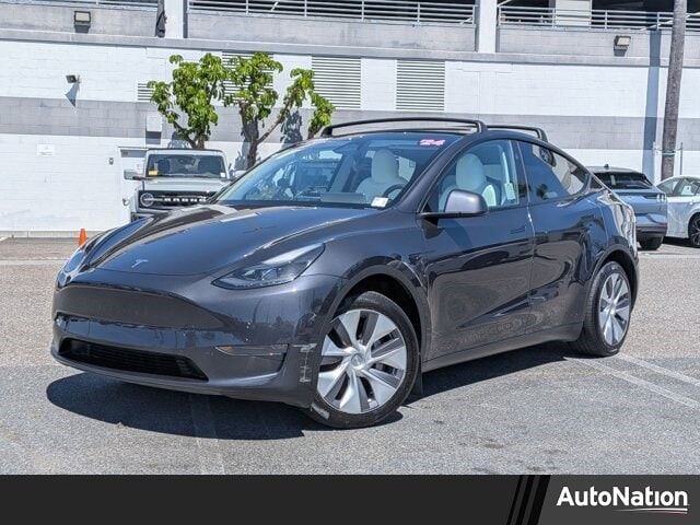 2024 TESLA Model Y