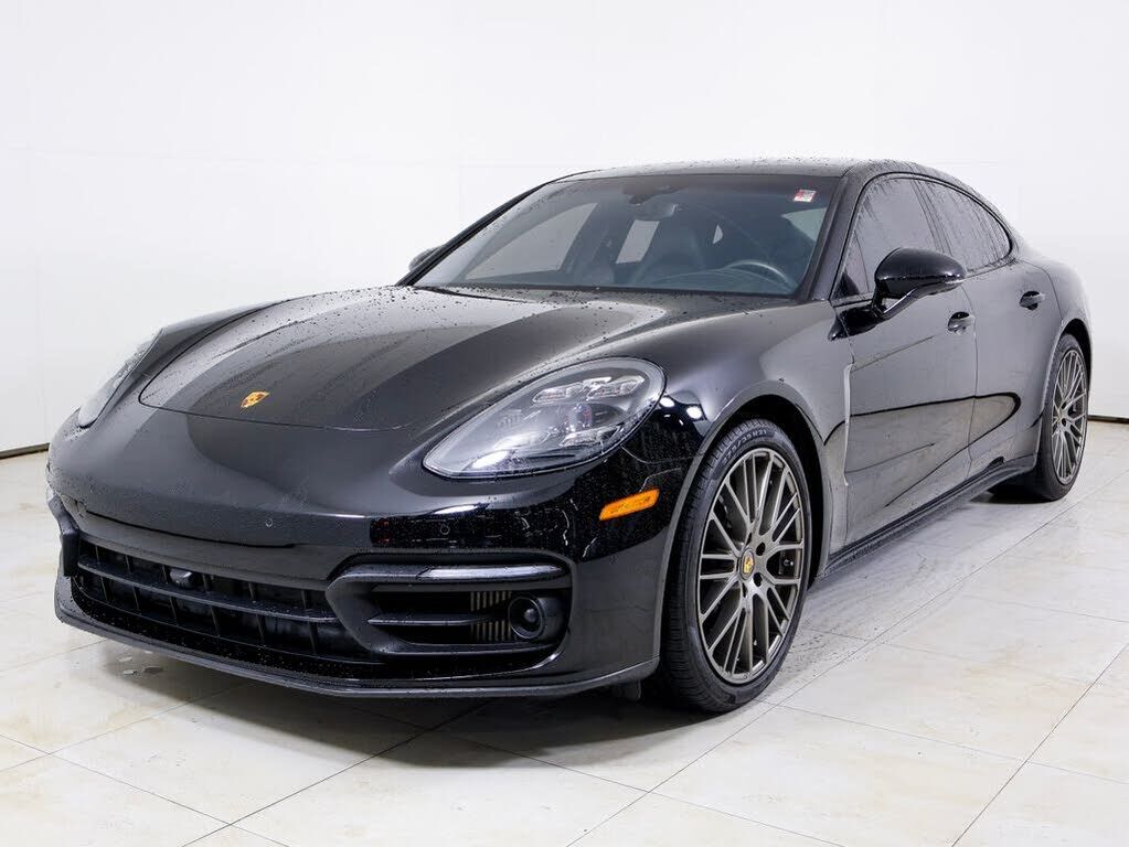 2023 PORSCHE Panamera