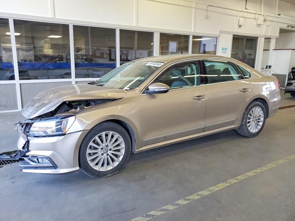2016 VOLKSWAGEN Passat