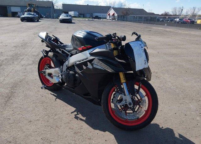 2024 APRILIA RS