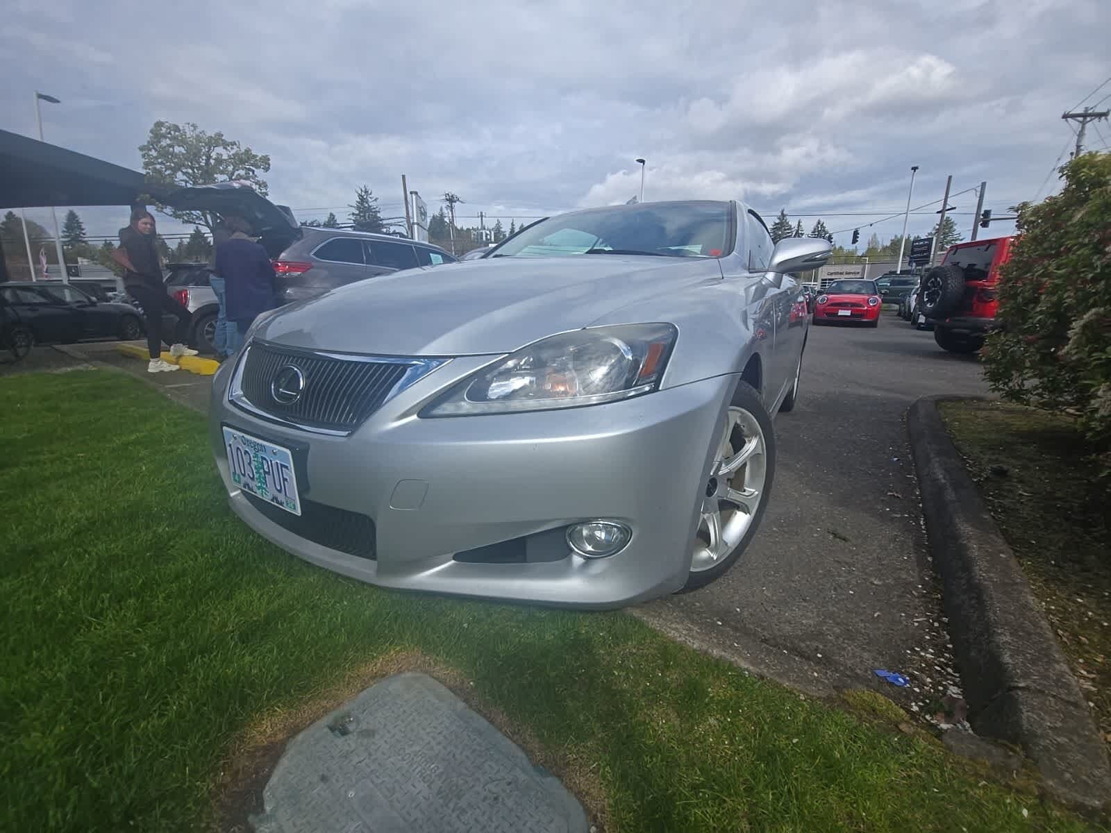2011 LEXUS IS