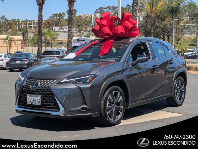 2025 LEXUS UX