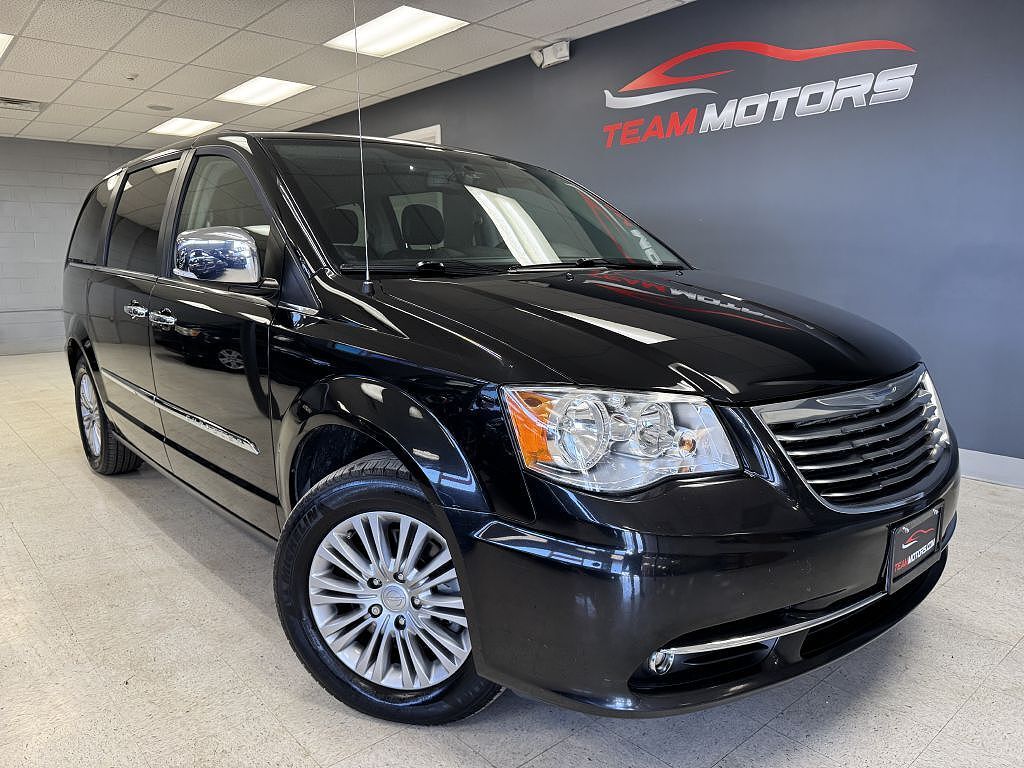2016 CHRYSLER Town and Country