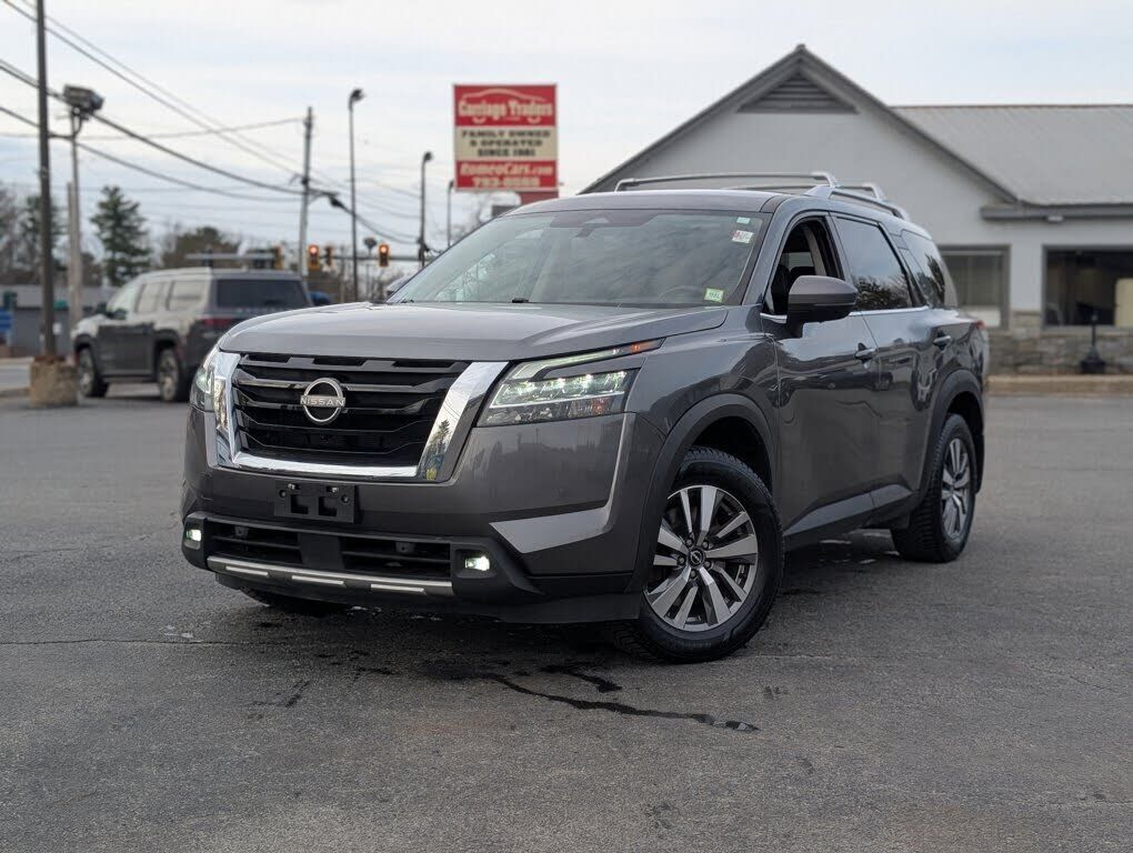 2022 NISSAN Pathfinder