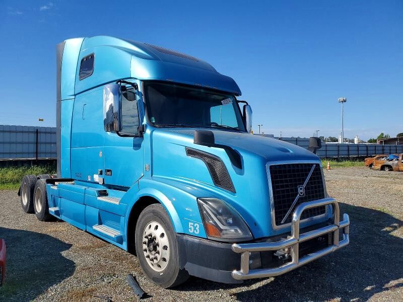2015 VOLVO TRUCK VNL