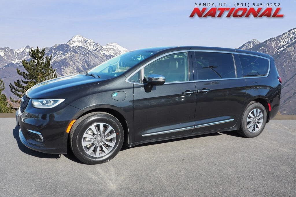 2023 CHRYSLER Pacifica