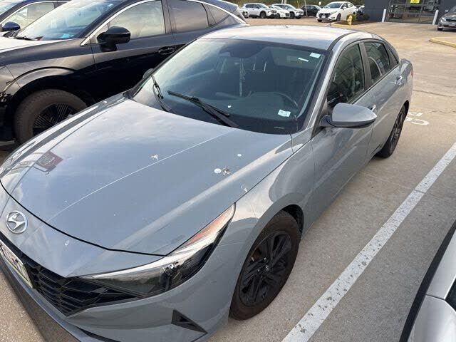 2021 HYUNDAI Elantra