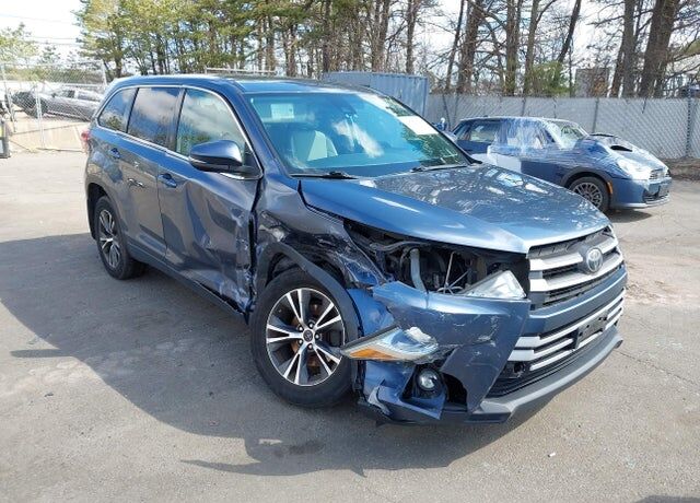 2018 TOYOTA Highlander