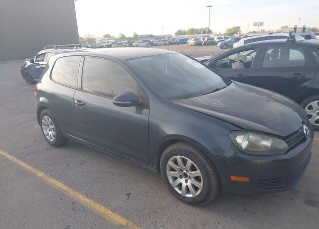 2011 VOLKSWAGEN Golf