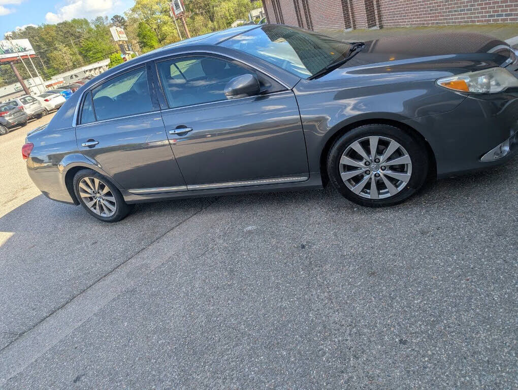 2011 TOYOTA Avalon
