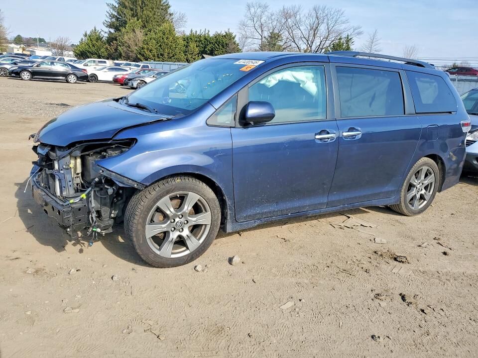 2019 TOYOTA Sienna