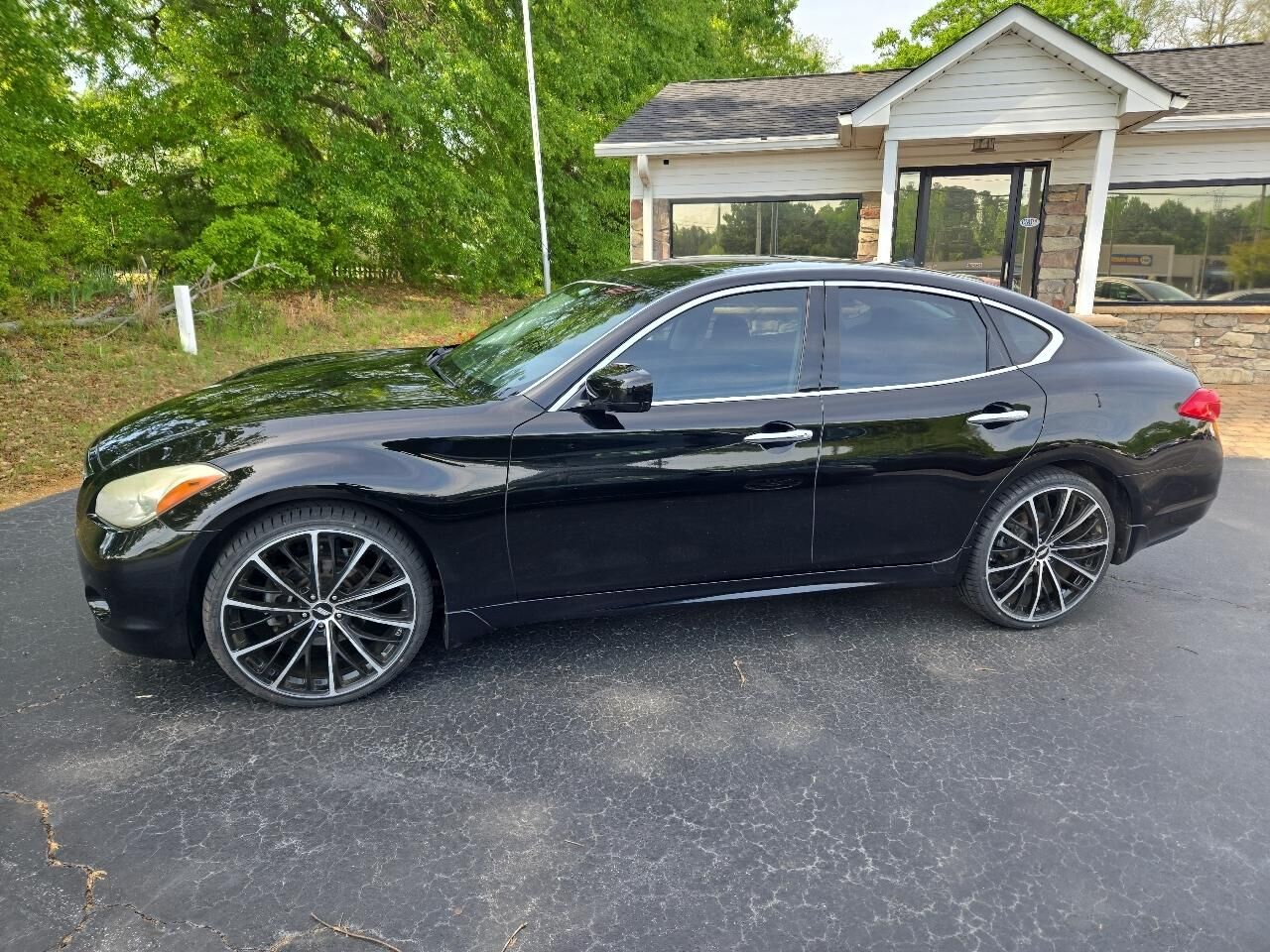 2012 INFINITI M56