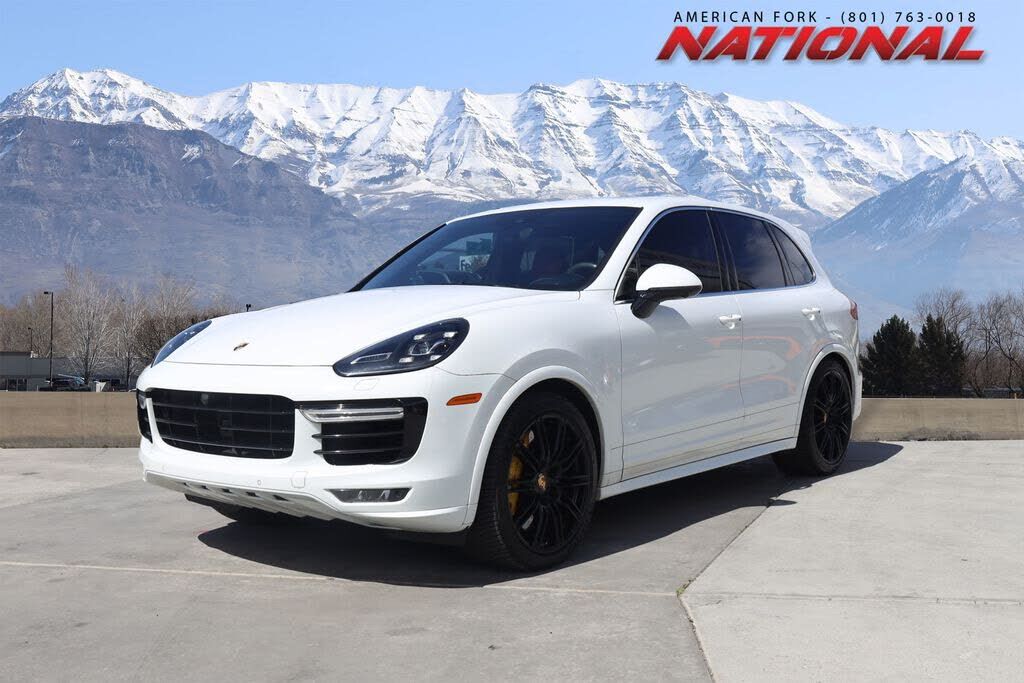 2016 PORSCHE Cayenne