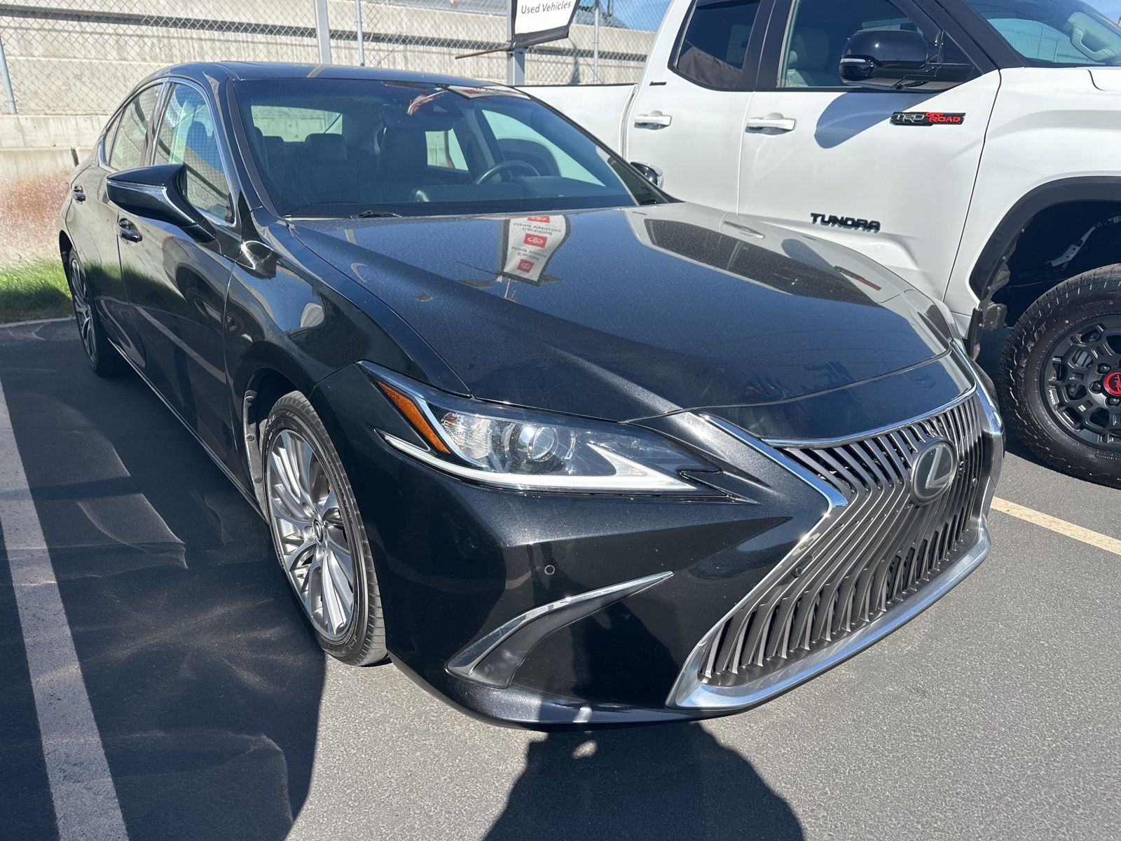 2019 LEXUS ES