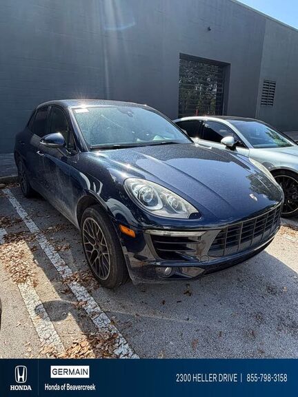 2017 PORSCHE Macan