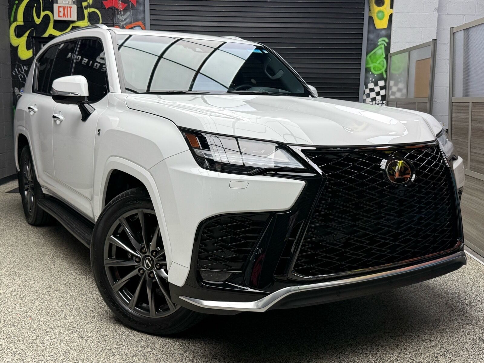 2023 LEXUS LX