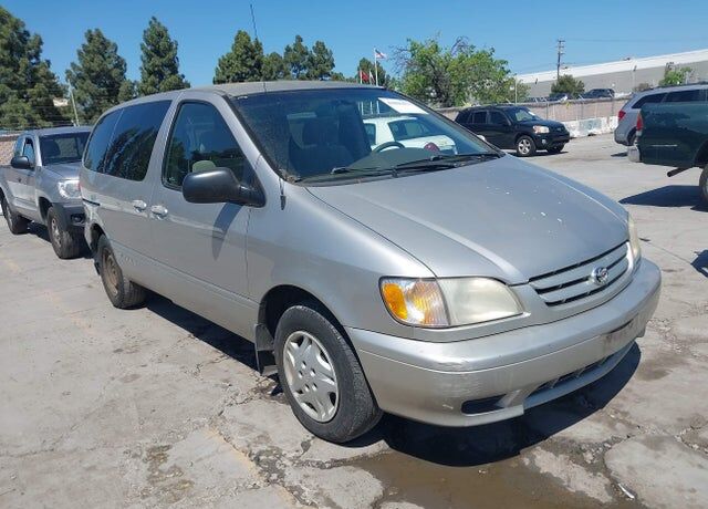 2001 TOYOTA Sienna