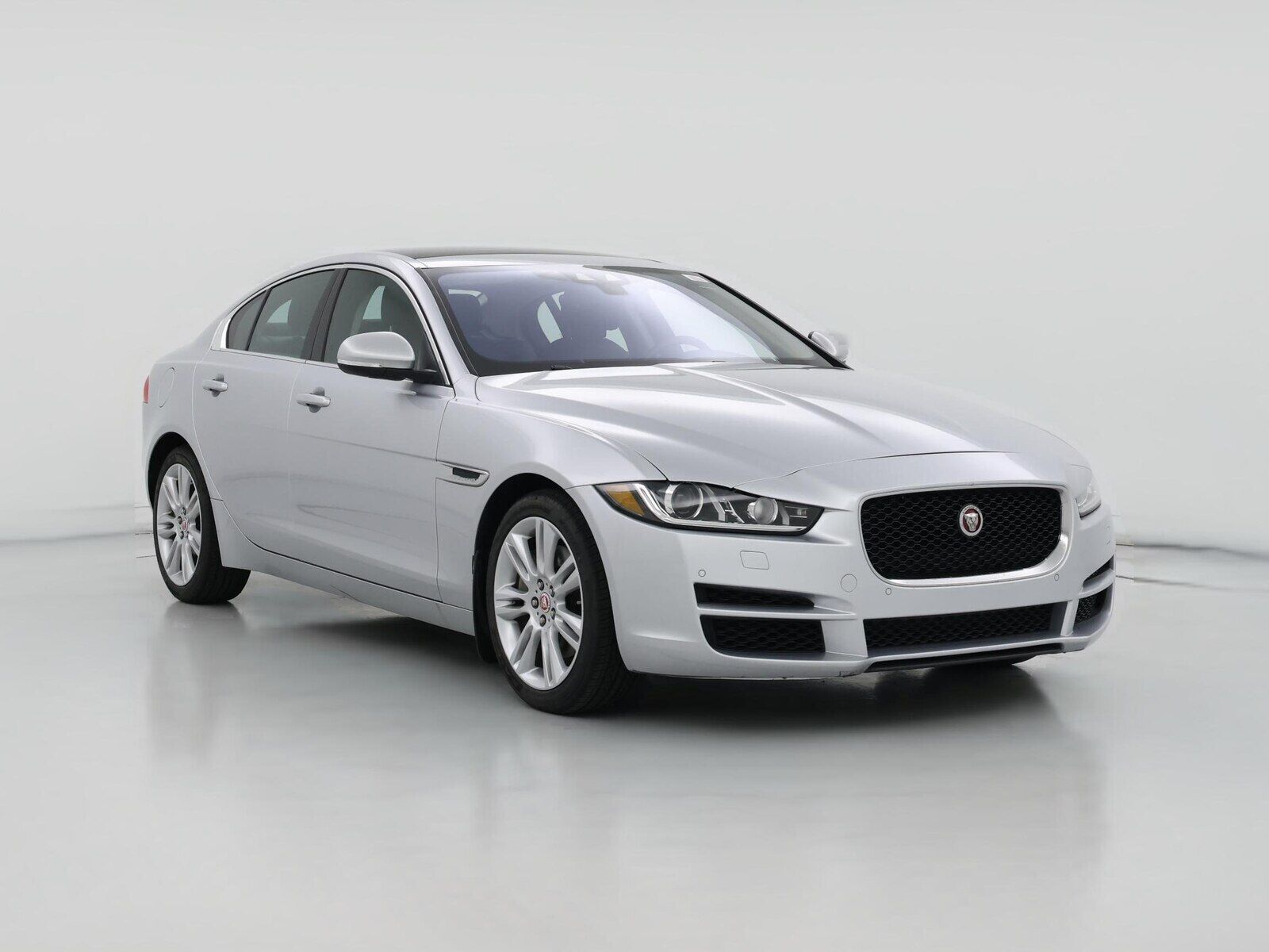2019 JAGUAR XE
