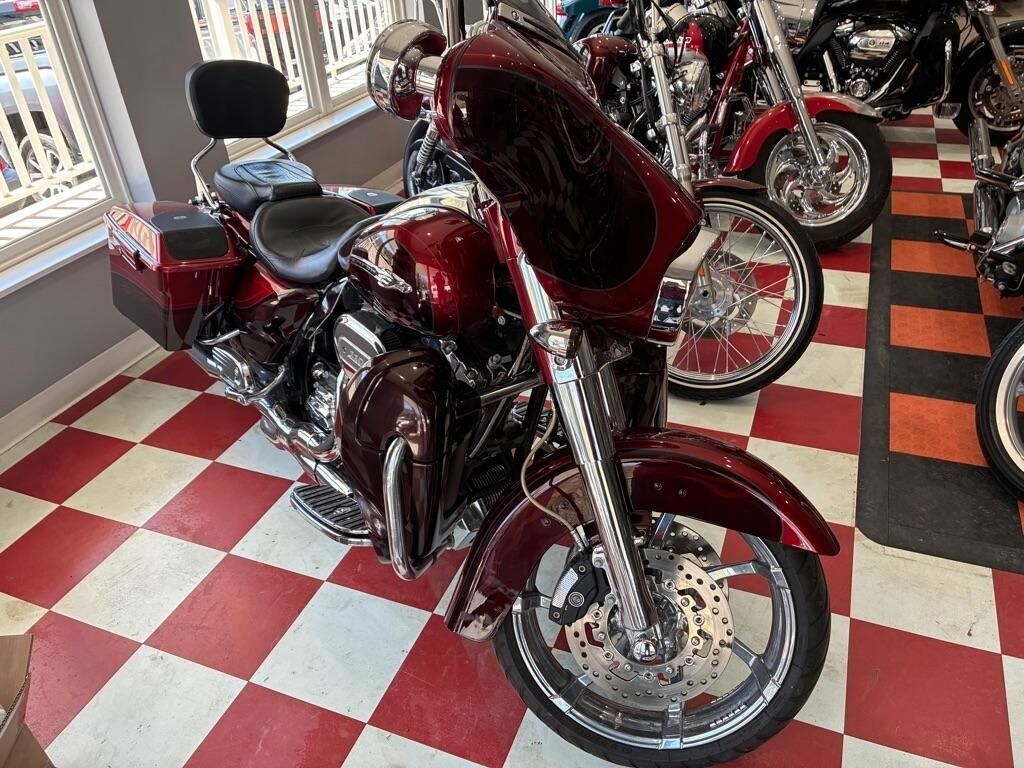 2012 HARLEY DAVIDSON CVO Street Glide
