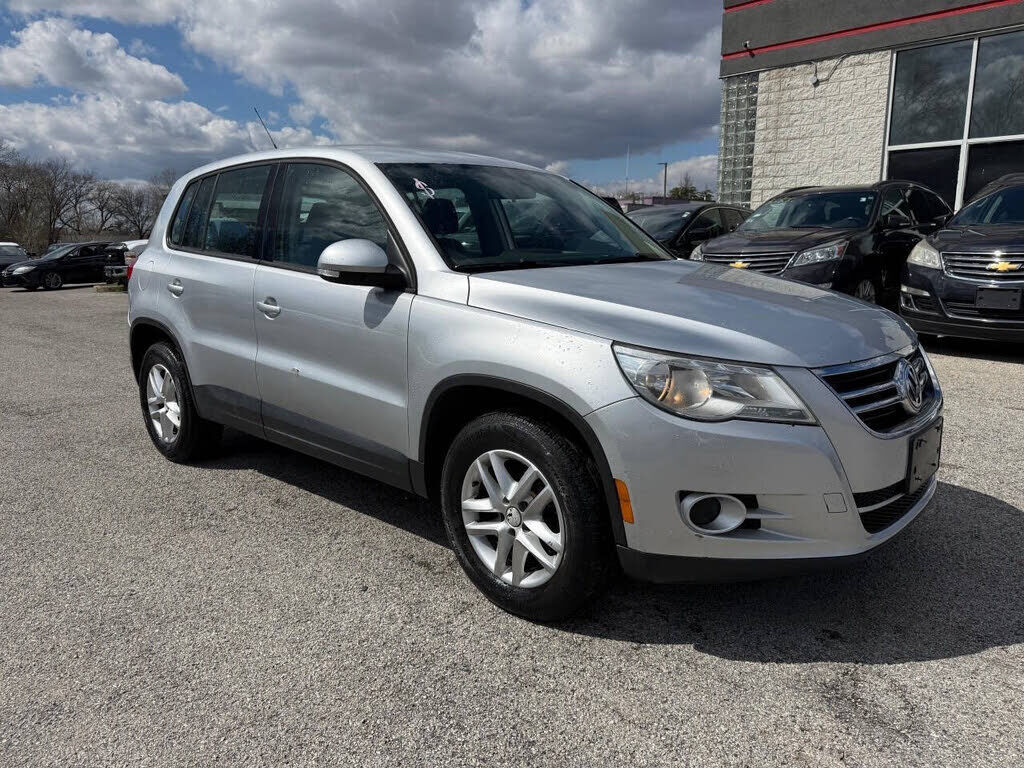 2011 VOLKSWAGEN Tiguan