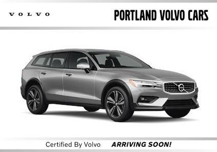 2025 VOLVO V60CC