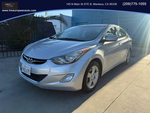 2013 HYUNDAI Elantra