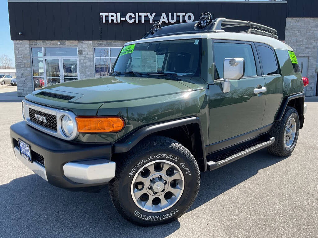 2011 TOYOTA FJ Cruiser