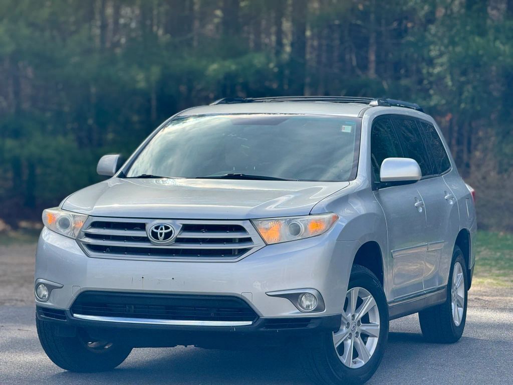 2011 TOYOTA Highlander