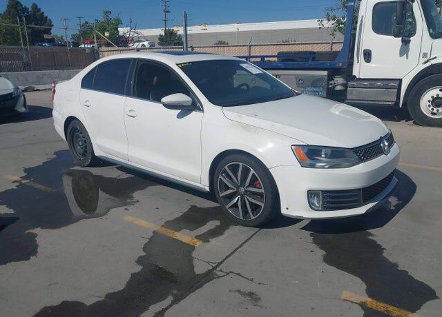 2012 VOLKSWAGEN Jetta