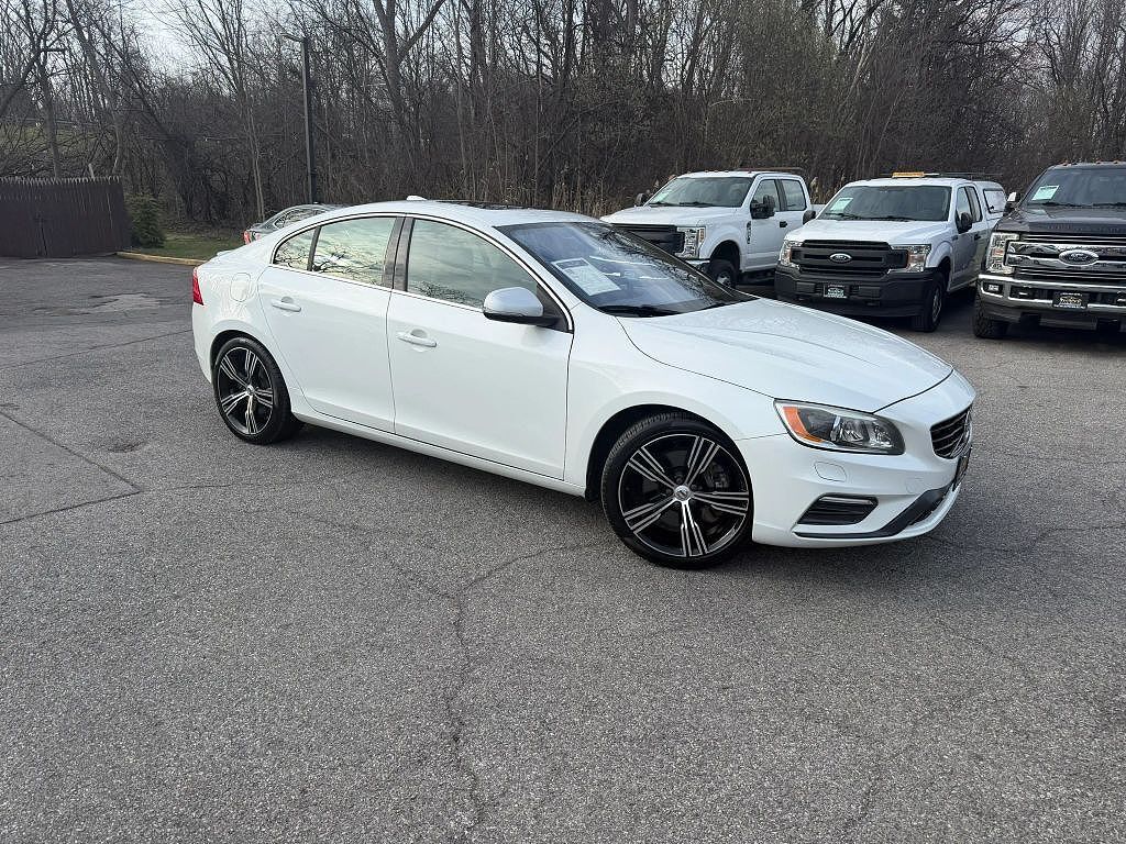 2016 VOLVO S60