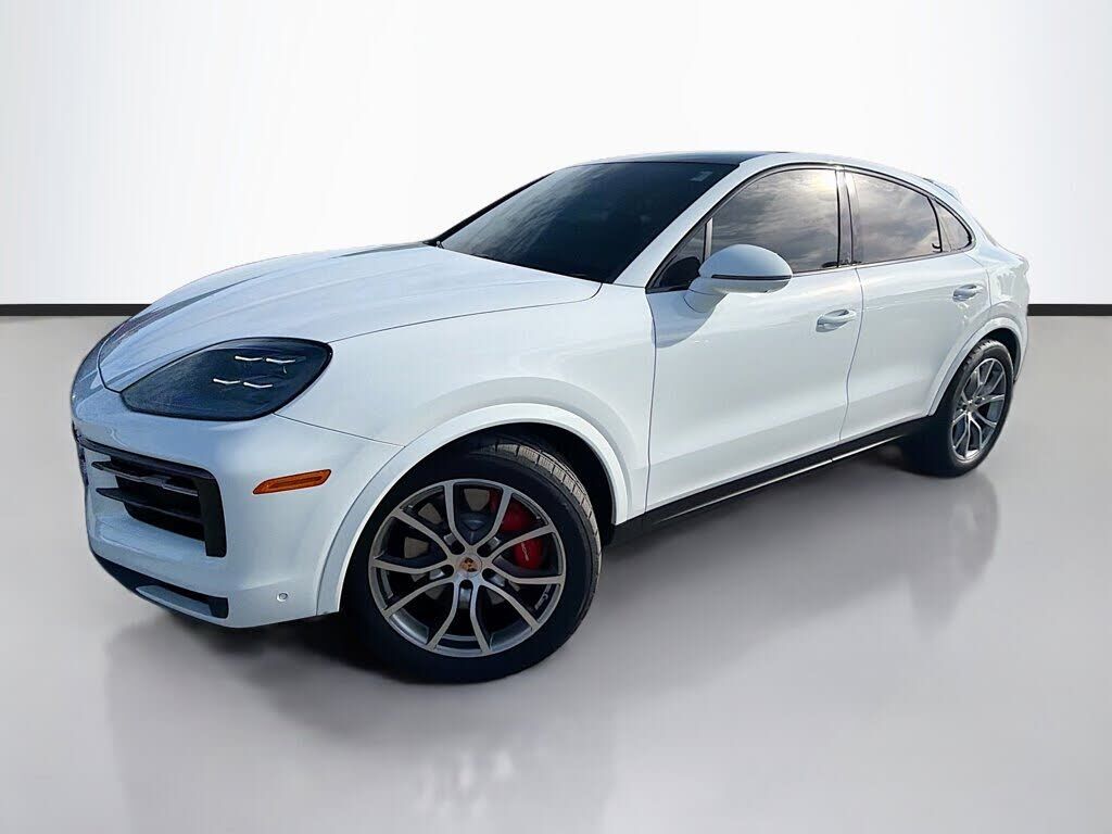 2024 PORSCHE Cayenne