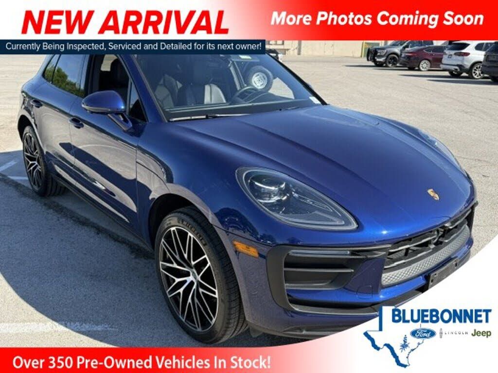 2025 PORSCHE Macan