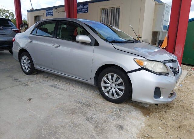 2013 TOYOTA Corolla
